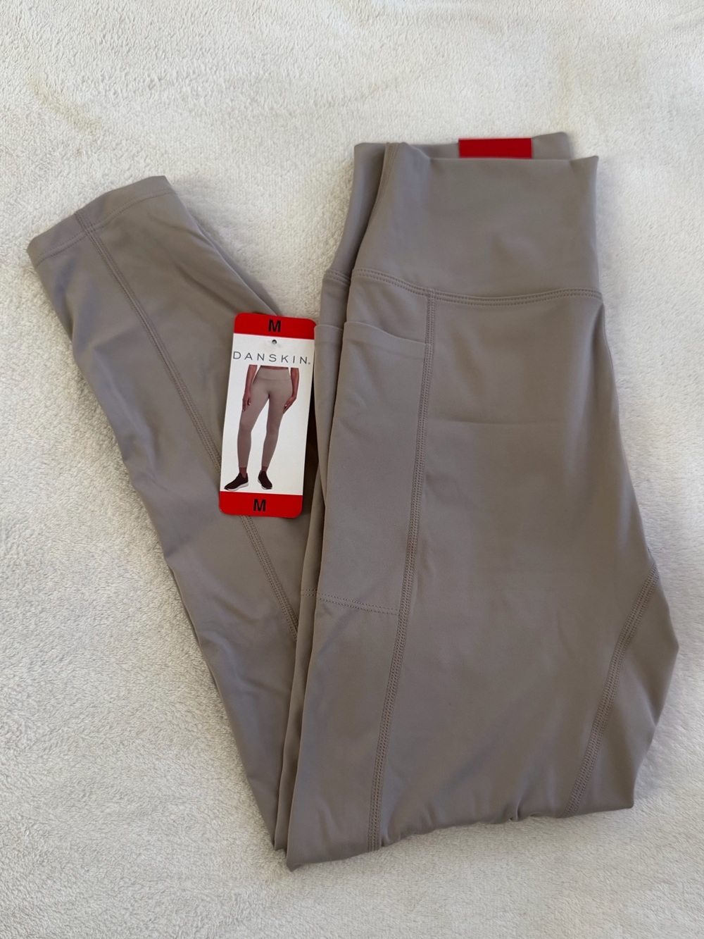 NWT Danskin Lightweight Tight Leggings (satellite color) women’s size medium